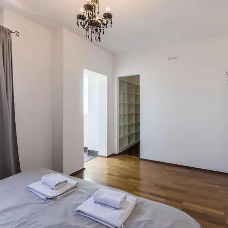 Apartment Park With Terrace *