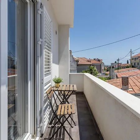 アパート Park With Terrace スプリト