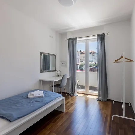 Park With Terrace Apartment *